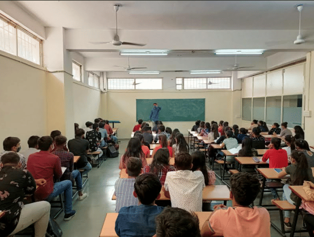 President Science College Ahmedabad Classroom photo 3